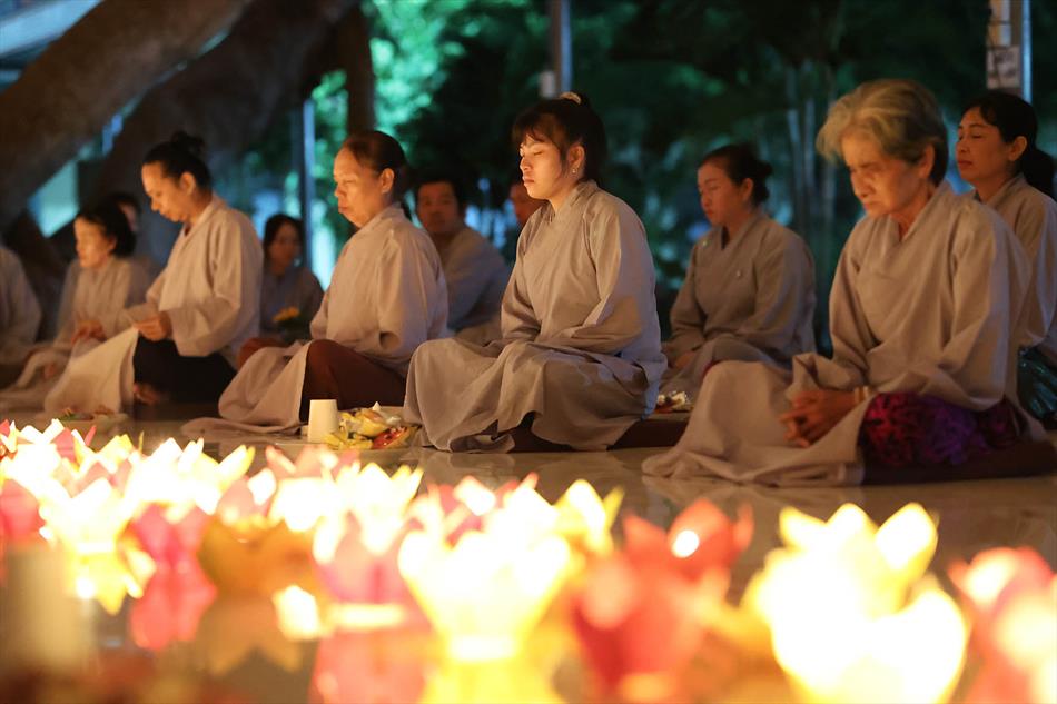 Thiền trà & tọa đàm Vesak của Ban Hoằng pháp tỉnh Long An: giây phút an trú và tri ân Đức Phật Thiền trà & tọa đàm Vesak của Ban Hoằng pháp tỉnh Long An: giây phút an trú và tri ân Đức Phật