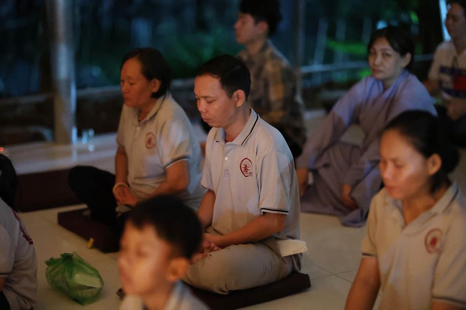 Thiền trà & tọa đàm Vesak của Ban Hoằng pháp tỉnh Long An: giây phút an trú và tri ân Đức Phật Thiền trà & tọa đàm Vesak của Ban Hoằng pháp tỉnh Long An: giây phút an trú và tri ân Đức Phật
