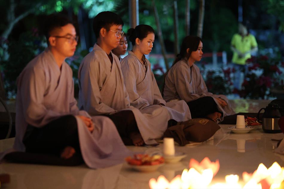 Thiền trà & tọa đàm Vesak của Ban Hoằng pháp tỉnh Long An: giây phút an trú và tri ân Đức Phật Thiền trà & tọa đàm Vesak của Ban Hoằng pháp tỉnh Long An: giây phút an trú và tri ân Đức Phật