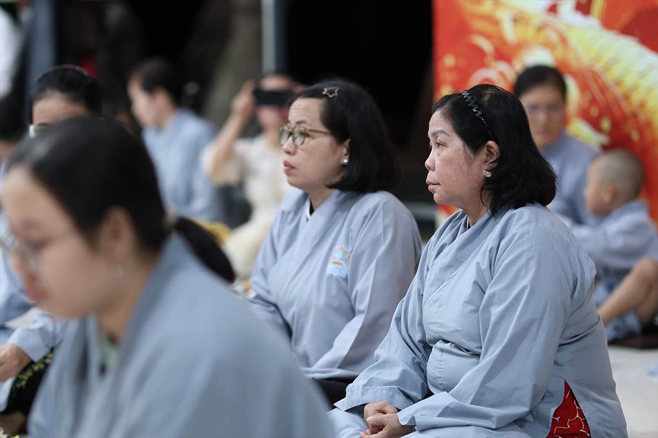 Thiền trà & tọa đàm Vesak của Ban Hoằng pháp tỉnh Long An: giây phút an trú và tri ân Đức Phật Thiền trà & tọa đàm Vesak của Ban Hoằng pháp tỉnh Long An: giây phút an trú và tri ân Đức Phật