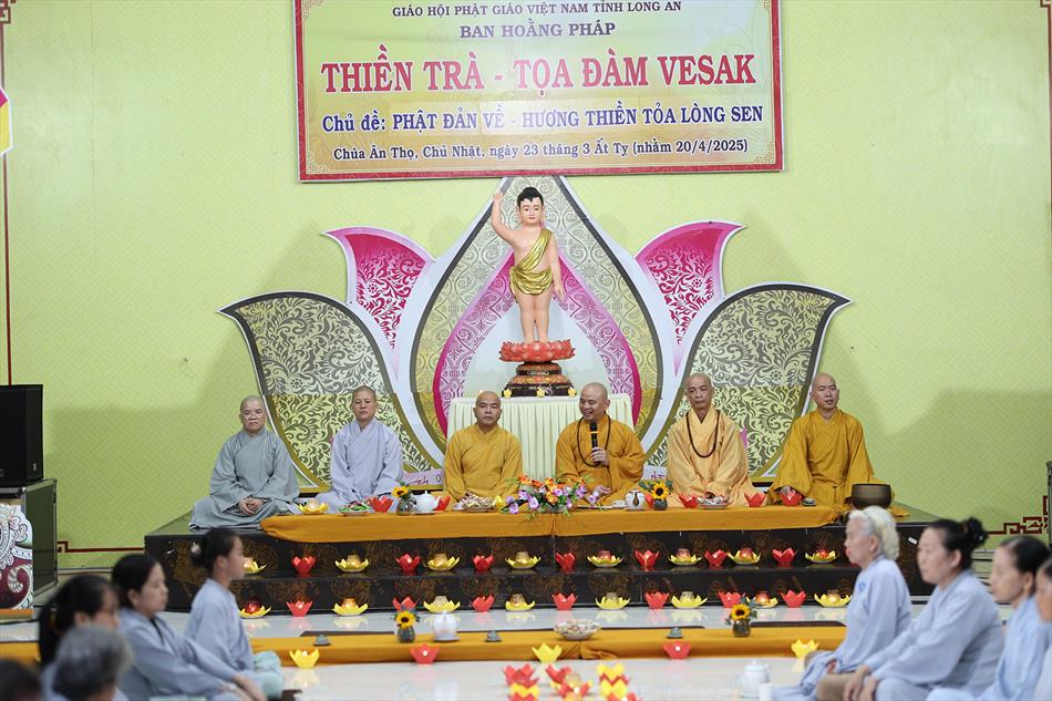 Thiền trà & tọa đàm Vesak của Ban Hoằng pháp tỉnh Long An: giây phút an trú và tri ân Đức Phật Thiền trà & tọa đàm Vesak của Ban Hoằng pháp tỉnh Long An: giây phút an trú và tri ân Đức Phật