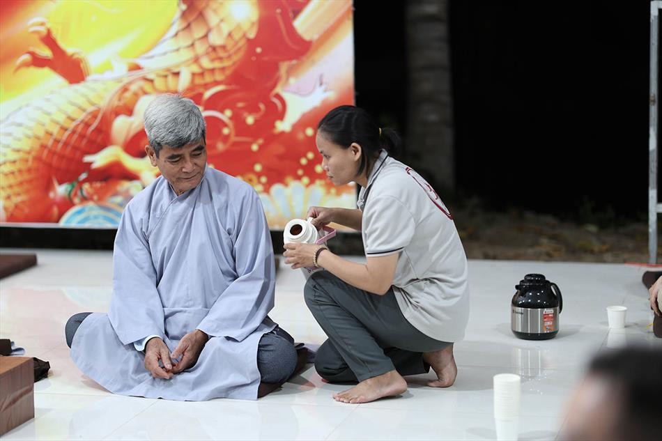 Thiền trà & tọa đàm Vesak của Ban Hoằng pháp tỉnh Long An: giây phút an trú và tri ân Đức Phật Thiền trà & tọa đàm Vesak của Ban Hoằng pháp tỉnh Long An: giây phút an trú và tri ân Đức Phật