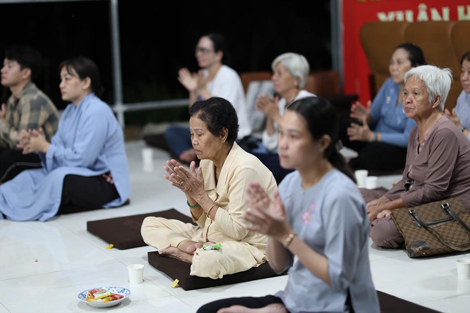 Thiền trà & tọa đàm Vesak của Ban Hoằng pháp tỉnh Long An: giây phút an trú và tri ân Đức Phật Thiền trà & tọa đàm Vesak của Ban Hoằng pháp tỉnh Long An: giây phút an trú và tri ân Đức Phật