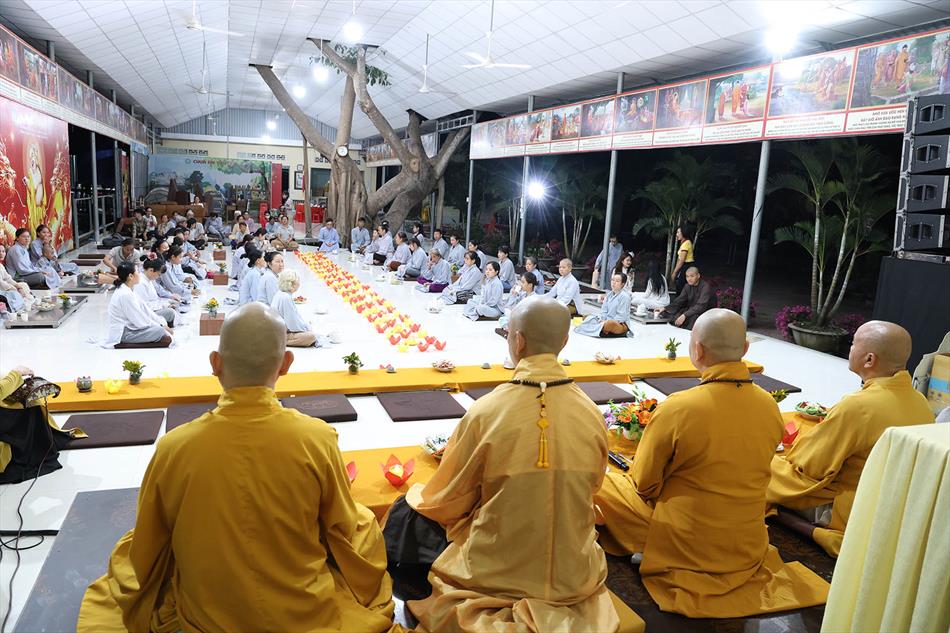 Thiền trà & tọa đàm Vesak của Ban Hoằng pháp tỉnh Long An: giây phút an trú và tri ân Đức Phật Thiền trà & tọa đàm Vesak của Ban Hoằng pháp tỉnh Long An: giây phút an trú và tri ân Đức Phật
