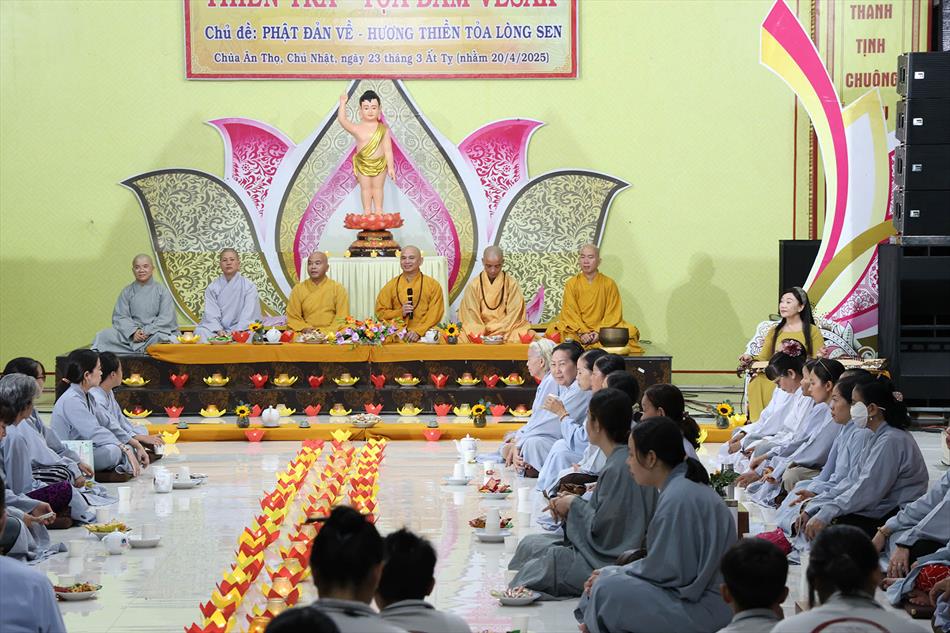 Thiền trà & tọa đàm Vesak của Ban Hoằng pháp tỉnh Long An: giây phút an trú và tri ân Đức Phật Thiền trà & tọa đàm Vesak của Ban Hoằng pháp tỉnh Long An: giây phút an trú và tri ân Đức Phật