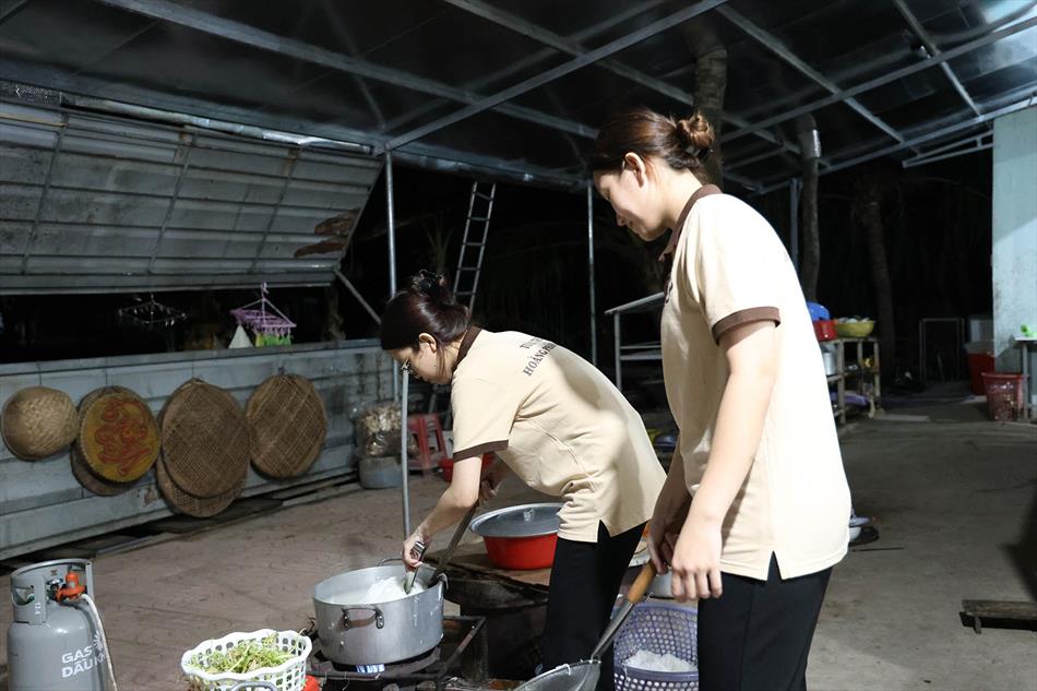 Thiền trà & tọa đàm Vesak của Ban Hoằng pháp tỉnh Long An: giây phút an trú và tri ân Đức Phật Thiền trà & tọa đàm Vesak của Ban Hoằng pháp tỉnh Long An: giây phút an trú và tri ân Đức Phật