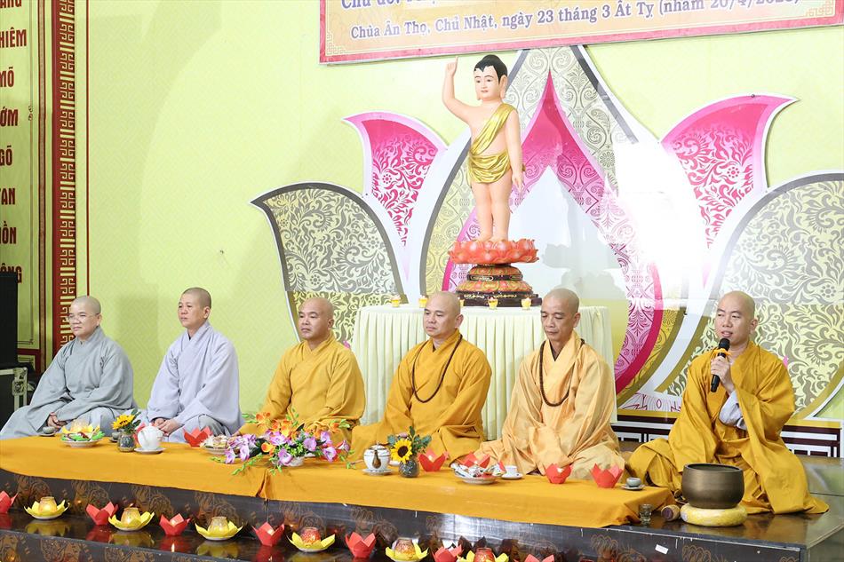 Thiền trà & tọa đàm Vesak của Ban Hoằng pháp tỉnh Long An: giây phút an trú và tri ân Đức Phật Thiền trà & tọa đàm Vesak của Ban Hoằng pháp tỉnh Long An: giây phút an trú và tri ân Đức Phật