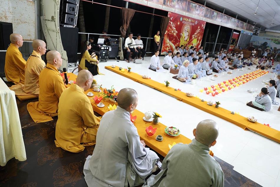Thiền trà & tọa đàm Vesak của Ban Hoằng pháp tỉnh Long An: giây phút an trú và tri ân Đức Phật Thiền trà & tọa đàm Vesak của Ban Hoằng pháp tỉnh Long An: giây phút an trú và tri ân Đức Phật