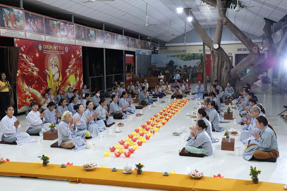 Thiền trà & tọa đàm Vesak của Ban Hoằng pháp tỉnh Long An: giây phút an trú và tri ân Đức Phật Thiền trà & tọa đàm Vesak của Ban Hoằng pháp tỉnh Long An: giây phút an trú và tri ân Đức Phật