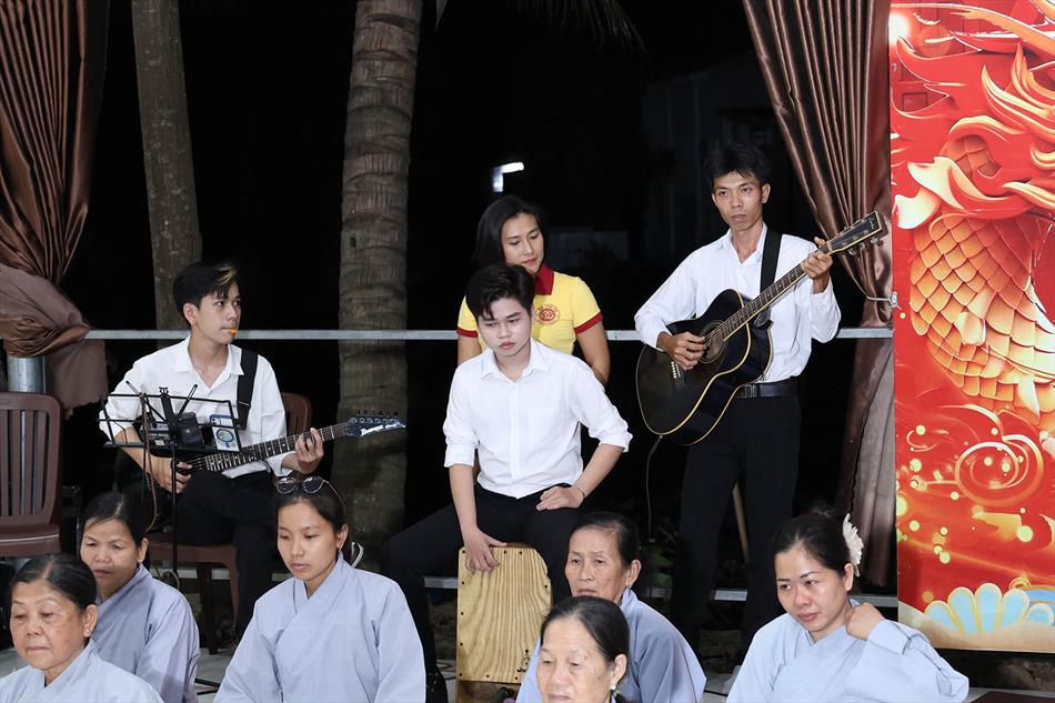 Thiền trà & tọa đàm Vesak của Ban Hoằng pháp tỉnh Long An: giây phút an trú và tri ân Đức Phật Thiền trà & tọa đàm Vesak của Ban Hoằng pháp tỉnh Long An: giây phút an trú và tri ân Đức Phật