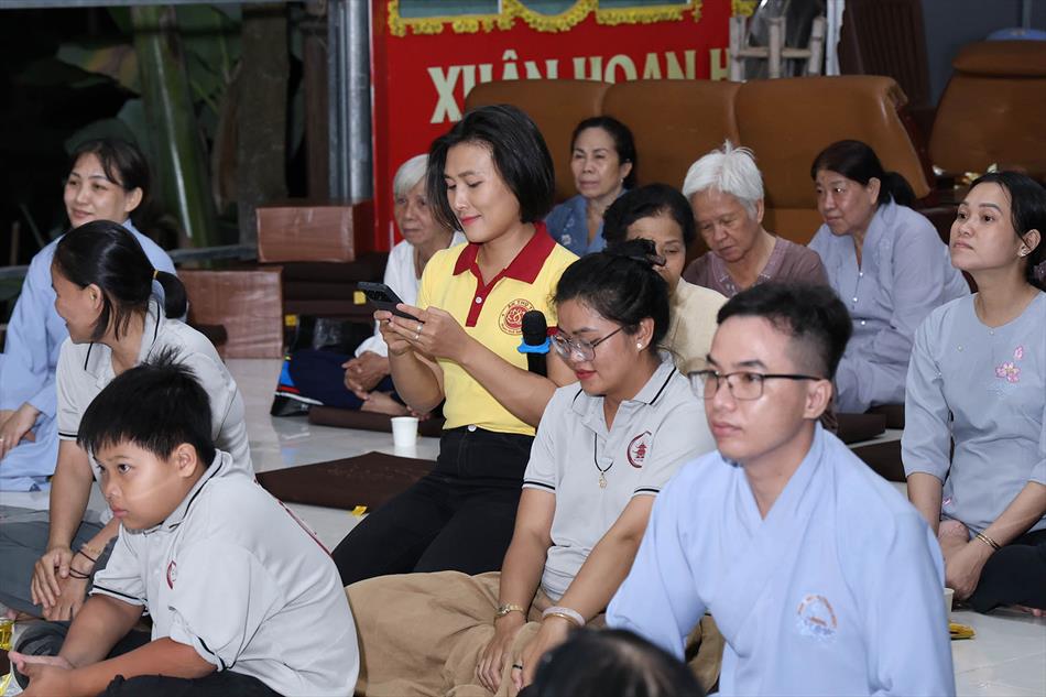 Thiền trà & tọa đàm Vesak của Ban Hoằng pháp tỉnh Long An: giây phút an trú và tri ân Đức Phật Thiền trà & tọa đàm Vesak của Ban Hoằng pháp tỉnh Long An: giây phút an trú và tri ân Đức Phật