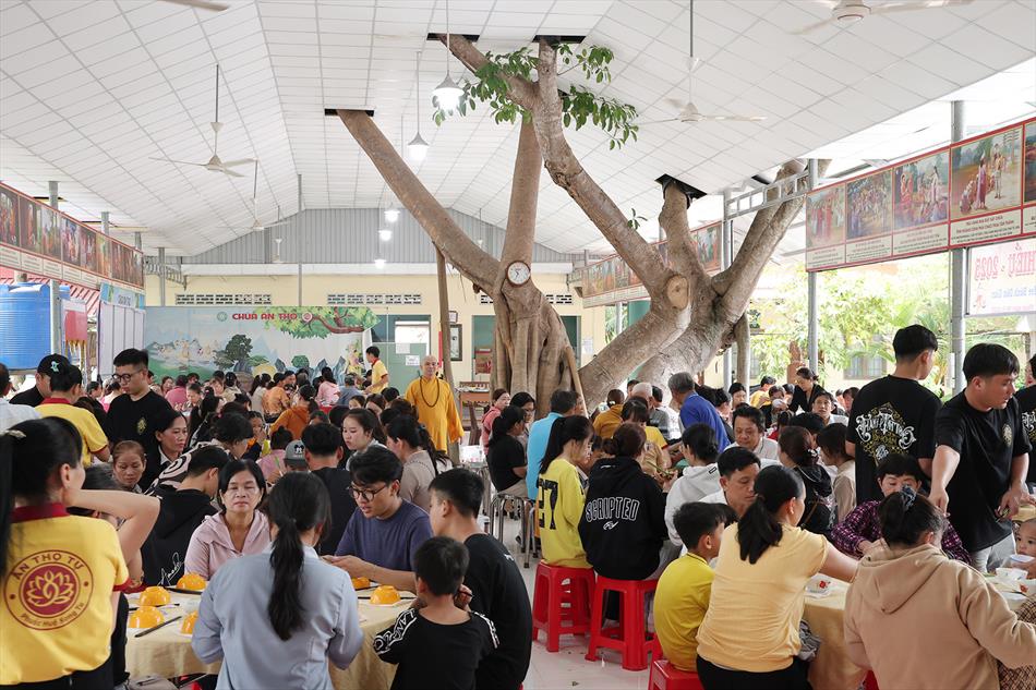 4 CHIÊU ĐÃI KHÁCH THẬP PHƯƠNG 4 CHIÊU ĐÃI KHÁCH THẬP PHƯƠNG