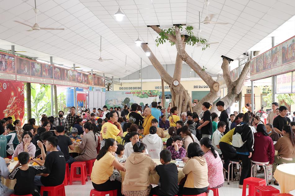 4 CHIÊU ĐÃI KHÁCH THẬP PHƯƠNG 4 CHIÊU ĐÃI KHÁCH THẬP PHƯƠNG