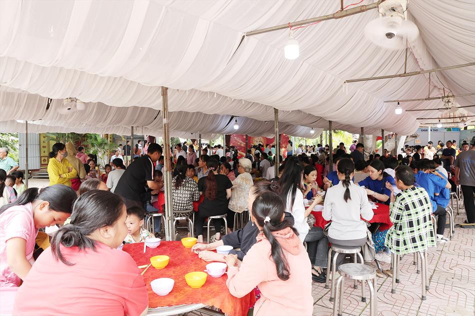 4 CHIÊU ĐÃI KHÁCH THẬP PHƯƠNG 4 CHIÊU ĐÃI KHÁCH THẬP PHƯƠNG