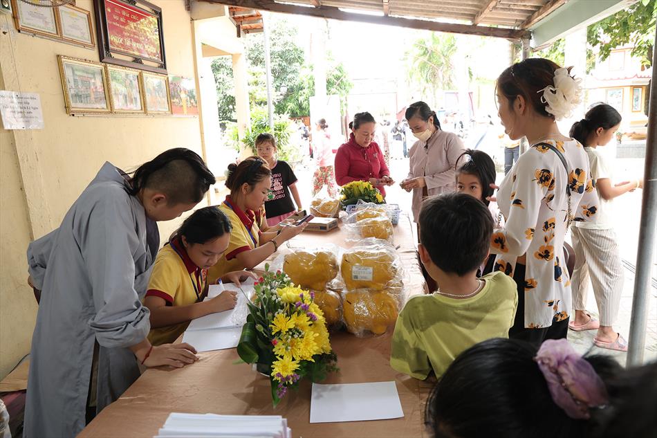 4 CHIÊU ĐÃI KHÁCH THẬP PHƯƠNG 4 CHIÊU ĐÃI KHÁCH THẬP PHƯƠNG