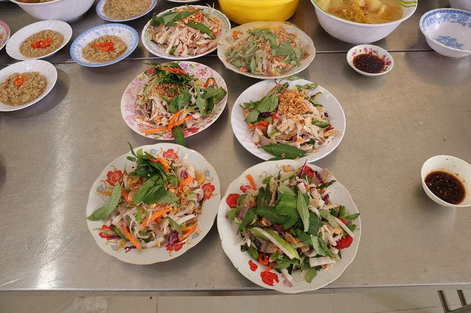 4 CHIÊU ĐÃI KHÁCH THẬP PHƯƠNG 4 CHIÊU ĐÃI KHÁCH THẬP PHƯƠNG