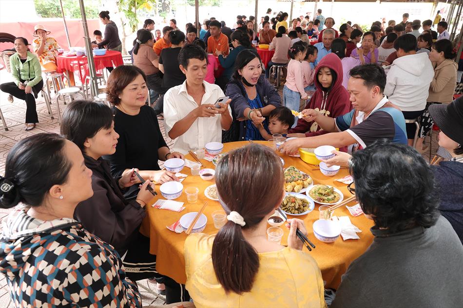 4 CHIÊU ĐÃI KHÁCH THẬP PHƯƠNG 4 CHIÊU ĐÃI KHÁCH THẬP PHƯƠNG