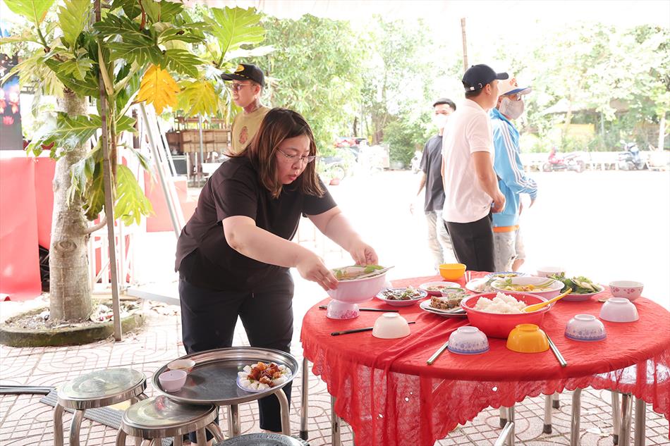 4 CHIÊU ĐÃI KHÁCH THẬP PHƯƠNG 4 CHIÊU ĐÃI KHÁCH THẬP PHƯƠNG