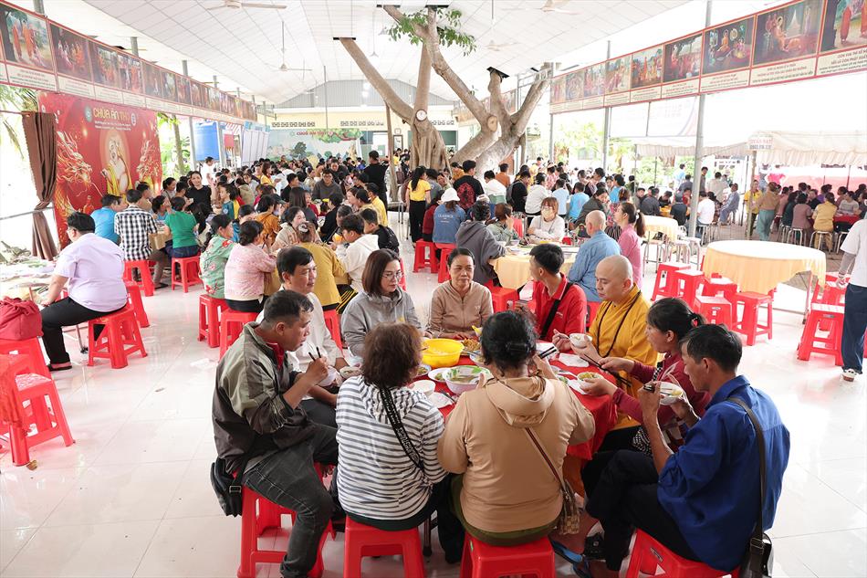 4 CHIÊU ĐÃI KHÁCH THẬP PHƯƠNG 4 CHIÊU ĐÃI KHÁCH THẬP PHƯƠNG