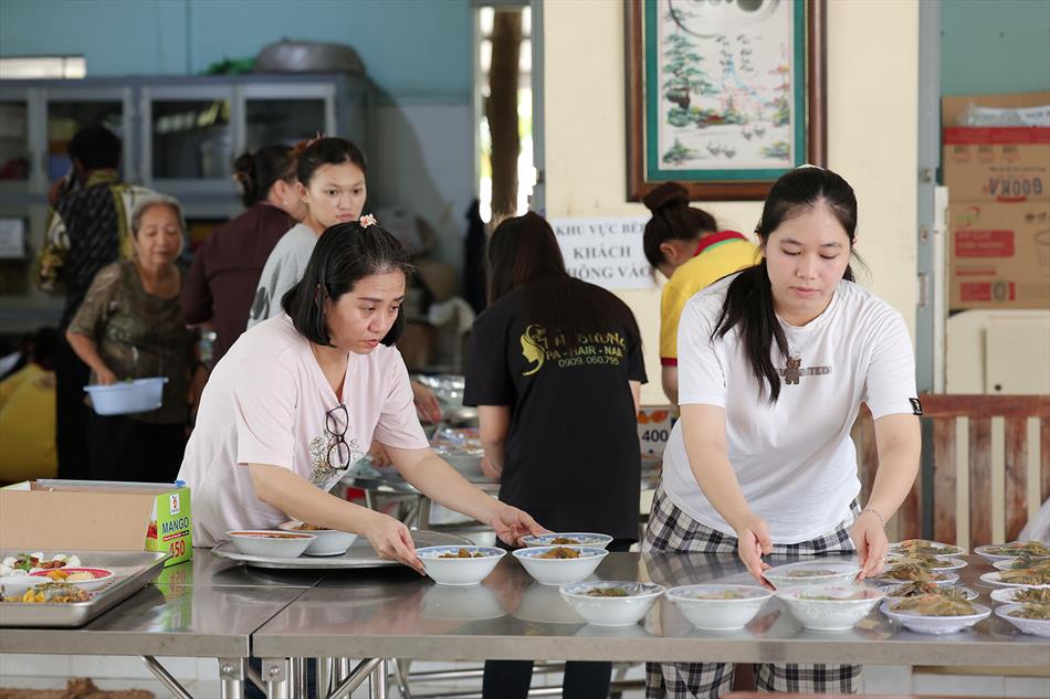 5 HOAN HỶ CÔNG QUẢ NGÀY RẰM 5 HOAN HỶ CÔNG QUẢ NGÀY RẰM