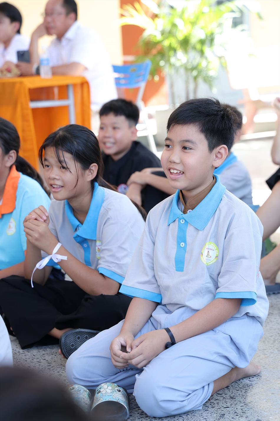 4 HỘI CHÚNG 4 HỘI CHÚNG
