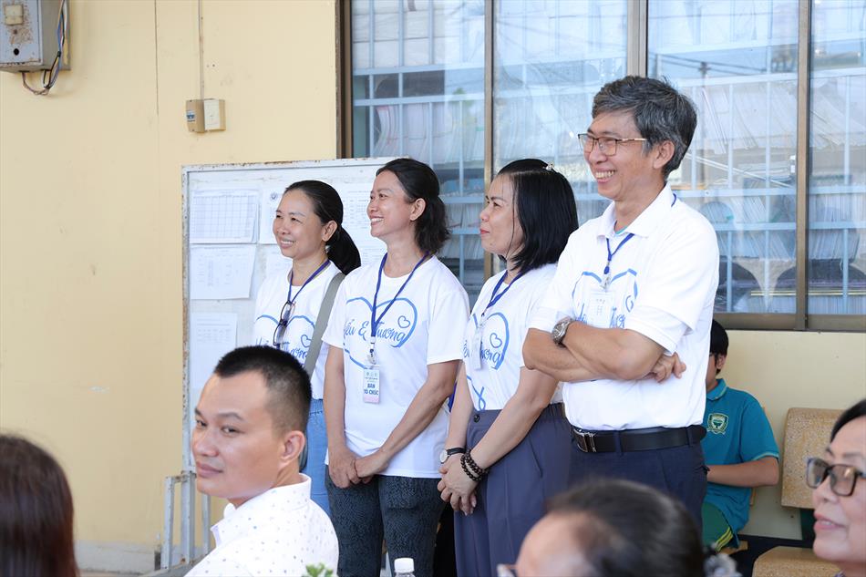 4 HỘI CHÚNG 4 HỘI CHÚNG