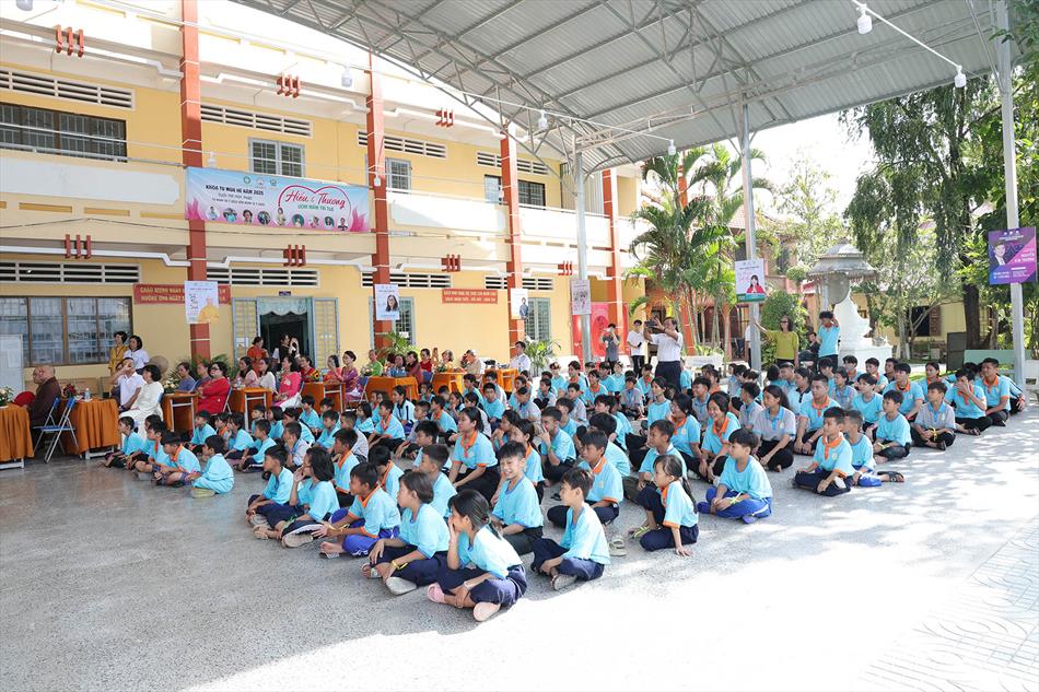 4 HỘI CHÚNG 4 HỘI CHÚNG