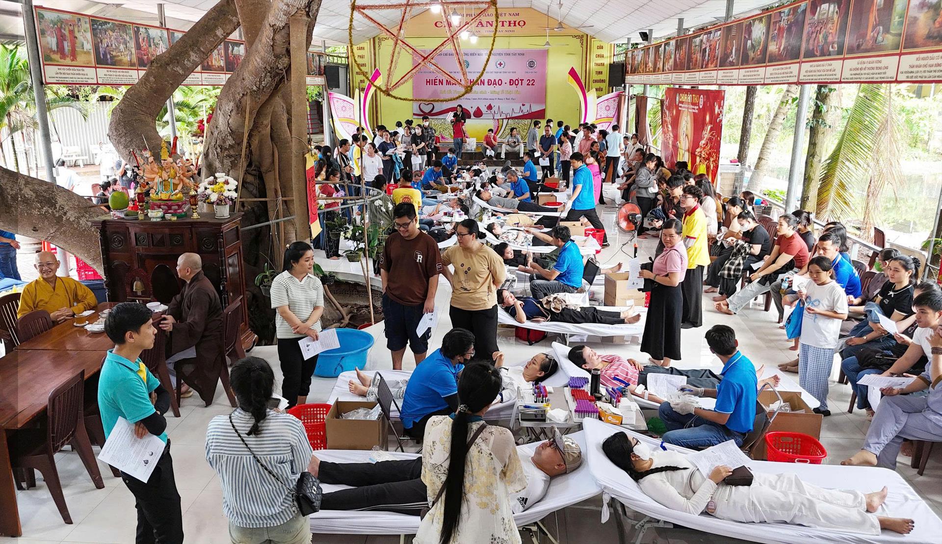 414 ĐƠN VỊ MÁU TRONG ĐỢT HIẾN MÁU NHÂN ĐẠO KHỞI ĐẦU MÙA PHẬT ĐẢN TẠI TÂY NINH